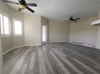 Photo #2: 2306882 Listing