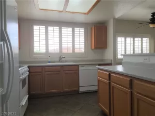 Photo #4: 2306882 Listing