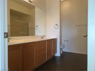 Photo #5: 2306882 Listing