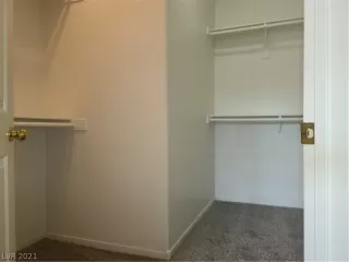 Photo #6: 2306882 Listing