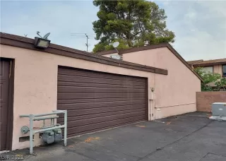 Photo #1: 2306897 Listing 