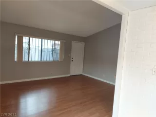 Photo #4: 2306897 Listing 