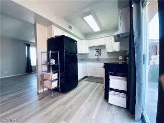 Photo #5: 2306914 Listing 