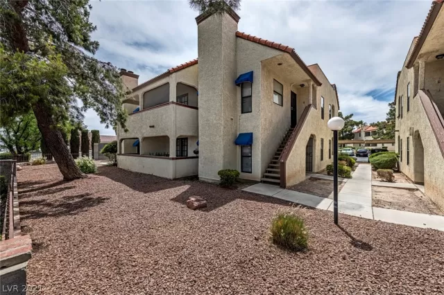 MLS: 2306923 Condo For Sale