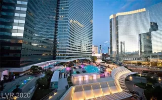 Photo #5: 2306943 Listing 