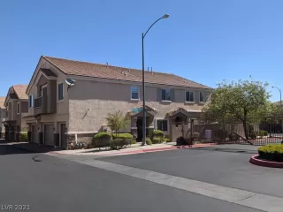 Photo #1: 2306972 Listing