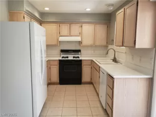 Photo #4: 2307017 Listing 