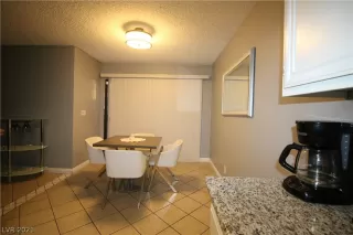 Photo #3: 2307020 Listing