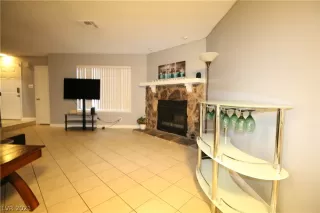 Photo #4: 2307020 Listing