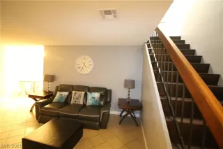 Photo #6: 2307020 Listing