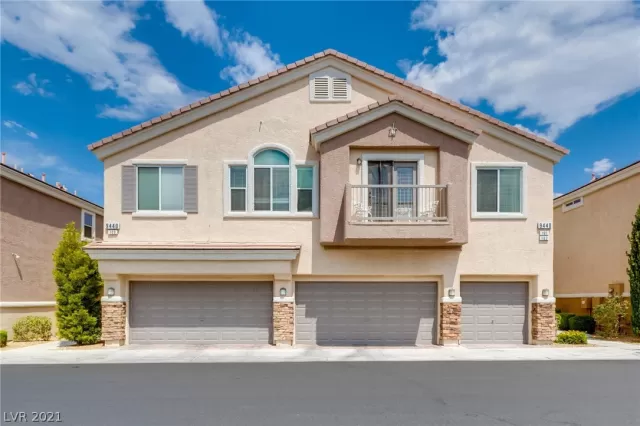 MLS: 2307035 Condo For Sale