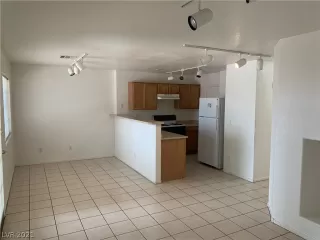 Photo #3: 2307095 Listing 