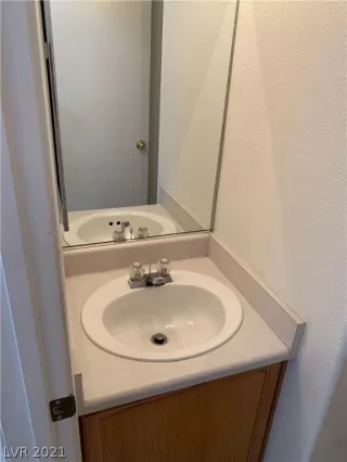 Photo #5: 2307095 Listing 