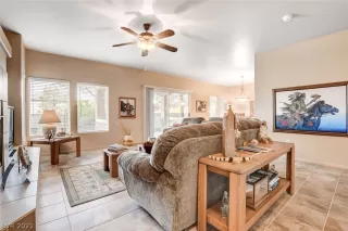 Photo #6: 2307136 Listing