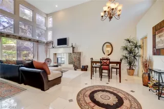 Photo #6: 2307143 Listing