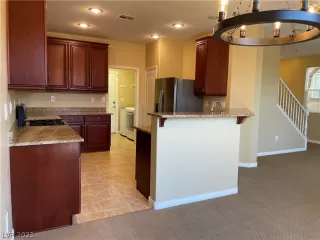 Photo #5: 2307187 Listing 