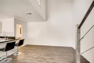 Photo #3: 2307189 Listing