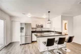 Photo #6: 2307189 Listing