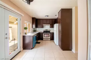 Photo #3: 2307201 Listing 