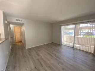 Photo #2: 2307220 Listing