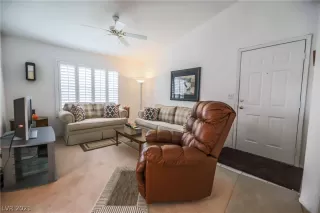 Photo #3: 2307232 Listing