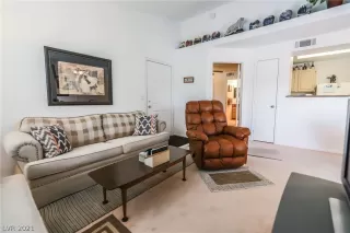 Photo #4: 2307232 Listing