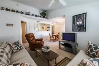 Photo #6: 2307232 Listing