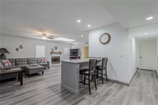 Photo #2: 2307278 Listing 