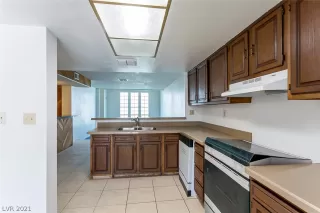 Photo #3: 2307280 Listing 