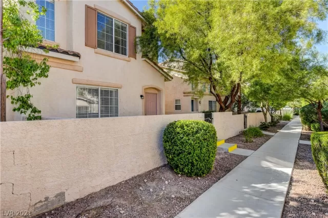 MLS: 2307284 Condo For Sale