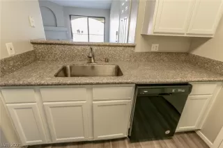 Photo #4: 2307286 Listing 