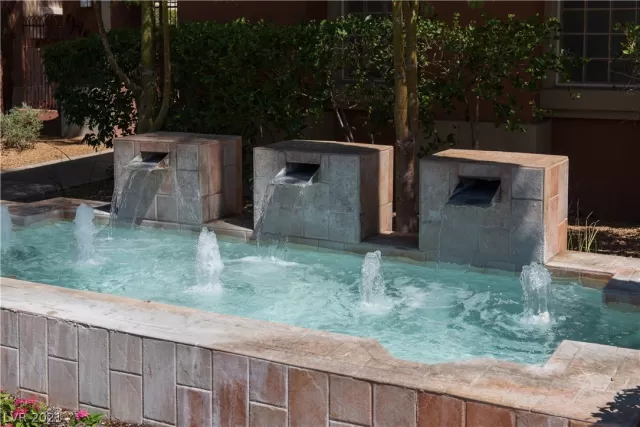 MLS: 2307310 Condo For Sale