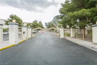 Photo #1: 2307318 Listing