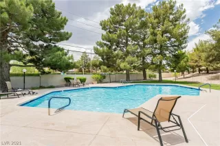 Photo #2: 2307318 Listing