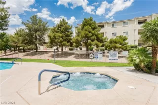 Photo #3: 2307318 Listing