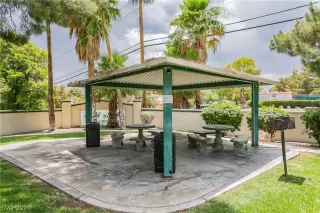 Photo #4: 2307318 Listing