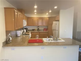 Photo #5: 2307404 Listing 