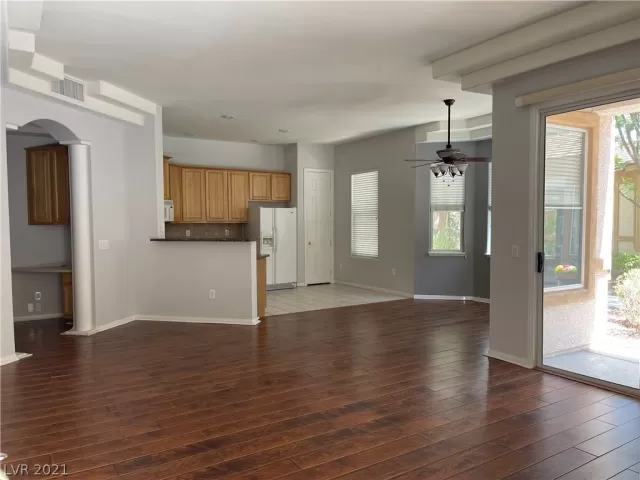 MLS: 2307417 Condo For Sale
