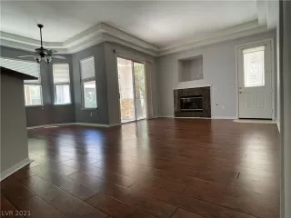 Photo #3: 2307417 Listing 