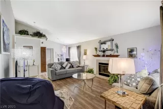 Photo #3: 2307468 Listing