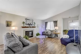 Photo #5: 2307468 Listing