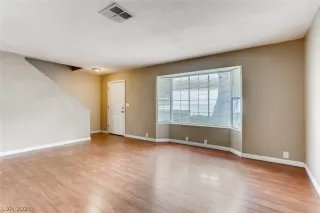 Photo #6: 2307481 Listing