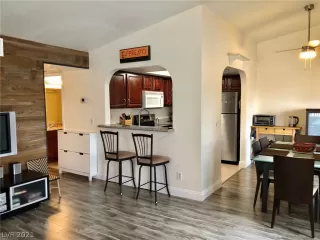 Photo #3: 2307490 Listing 