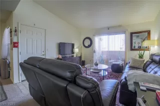 Photo #5: 2307528 Listing 