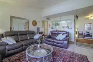 Photo #6: 2307528 Listing 