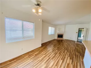 Photo #3: 2307534 Listing