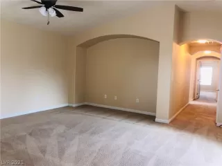 Photo #4: 2307540 Listing