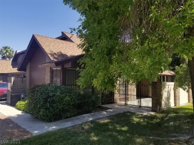 MLS: 2307549 Condo For Sale