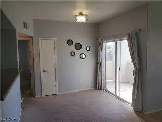 Photo #5: 2307563 Listing