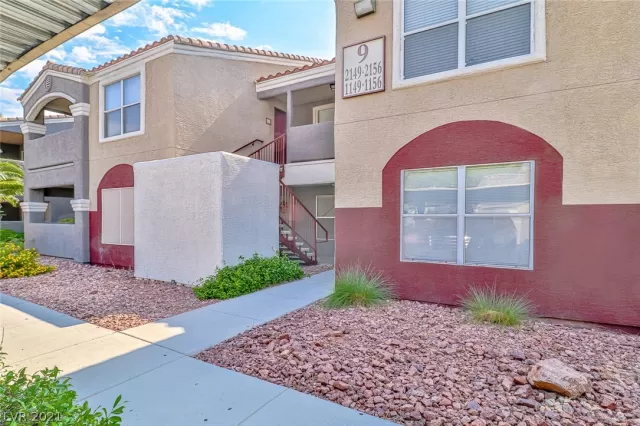 MLS: 2307569 Condo For Sale